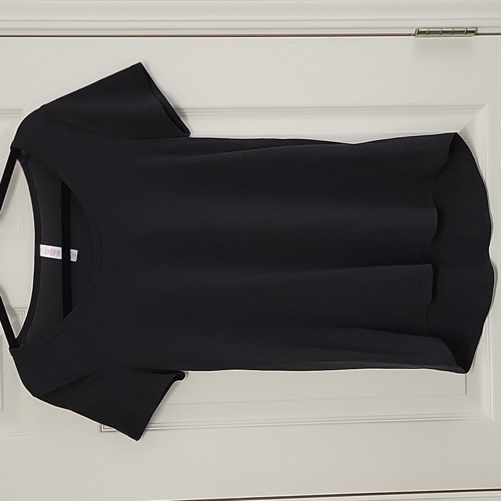 Xxs Lularoe  solid black classic T